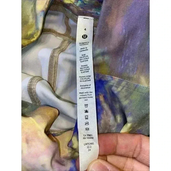 Lululemon Women's Cargo SHR Hiking Shorts 8" 4 Altered Nature Multi Carabiner - Picture 12 of 13